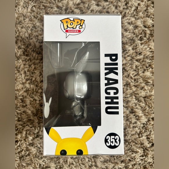 Funko Pop! Pokémon #353 – Pikachu (Silver Metallic) – New in Box - Picture 2 of 6